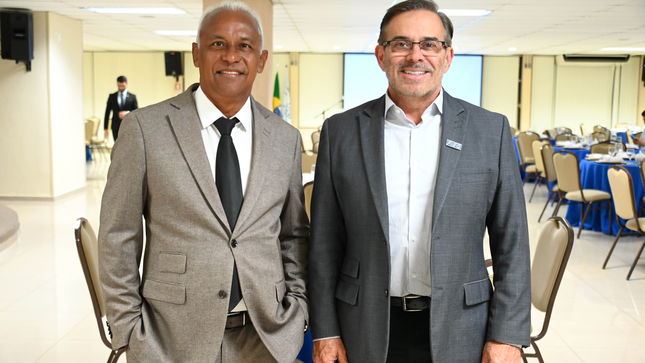 O SINDCURTUME participou na quinta-feira (2906) da cerimônia de posse da nova diretoria do Sindquí­mica, triênio 2023-2026.