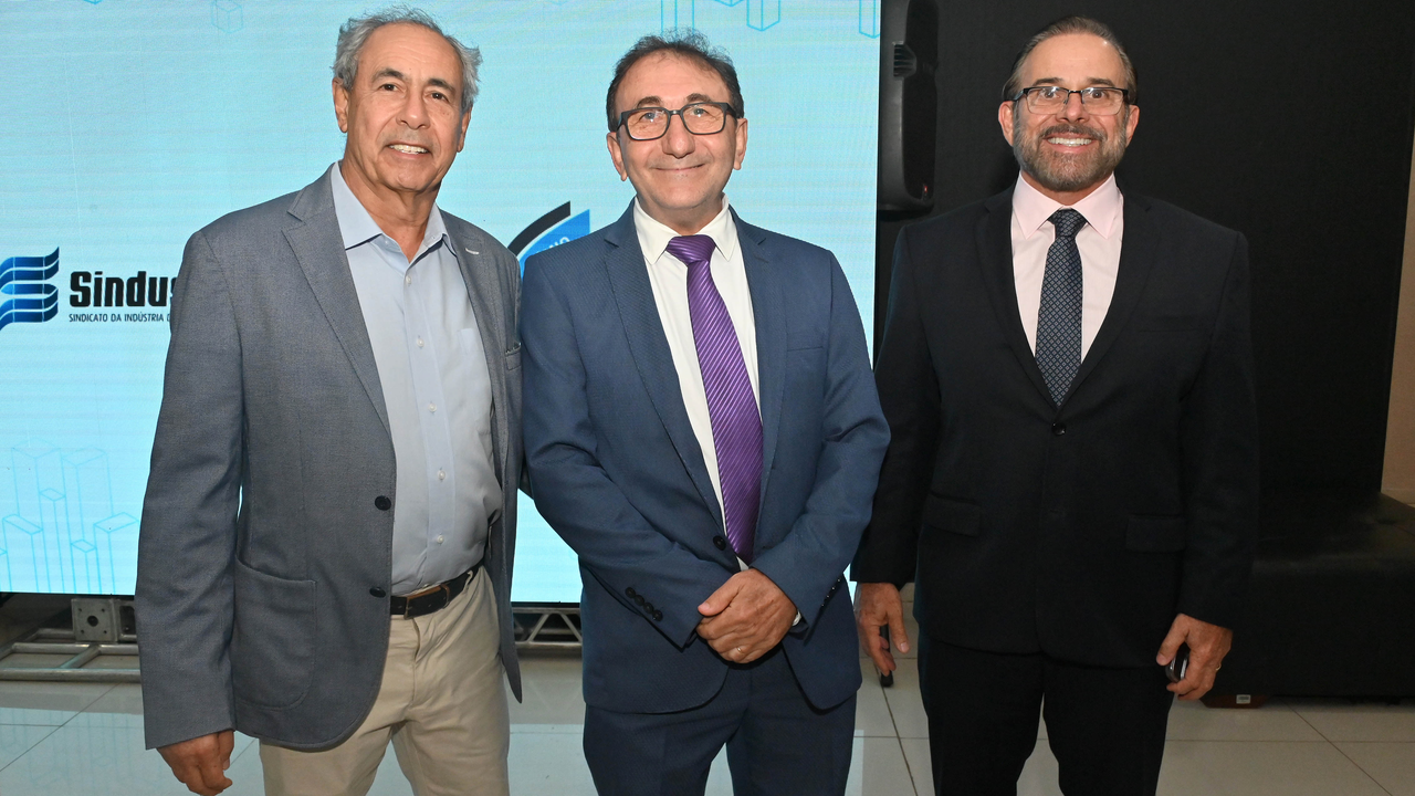 O Presidente do SINDCURTUME, Emílio Bittar esteve presente no evento em comemoração aos 75 anos de fundação do Sinduscon-GO.